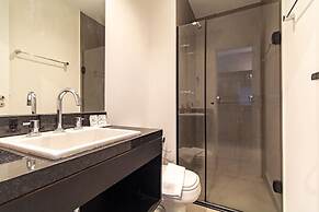 360 VN Capote Valente by Housi