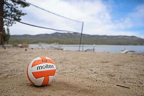 Hakuna Matata Lakefront