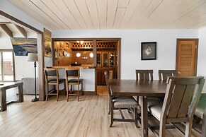 Hakuna Matata Lakefront