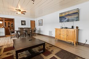 Hakuna Matata Lakefront