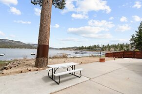 Hakuna Matata Lakefront