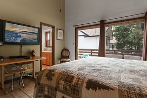 Hakuna Matata Lakefront