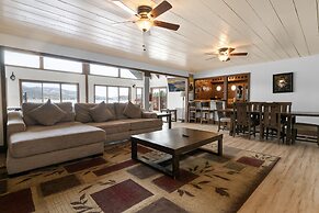 Hakuna Matata Lakefront