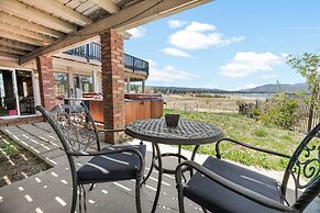 Grand Lakefront Escape