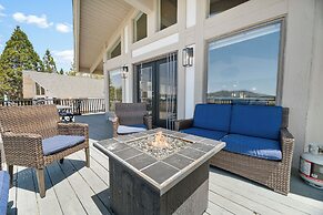 Grand Lakefront Escape