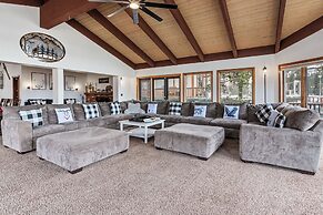 Grand Lakefront Escape