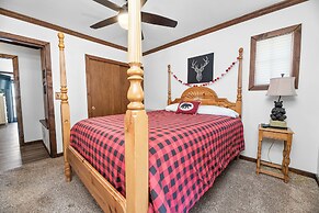 Grand Lakefront Escape