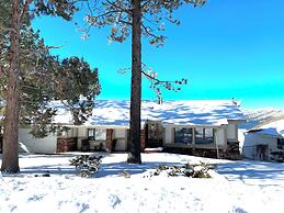 Grand Lakefront Escape