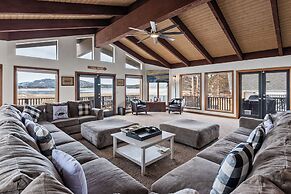 Grand Lakefront Escape