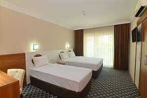 Omorfi Garden Resort Hotel