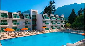 Omorfi Garden Resort Hotel