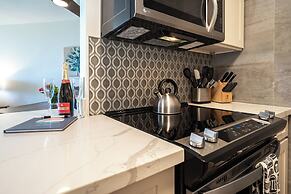 Modern and Relaxing Oceanfront Vistas