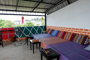 Leisure Hostel