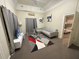 Cottage Charm with Nearby Shopping