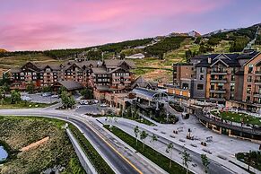 New Listing! One Ski Hill Escape 3 Bedroom Condo by RedAwning