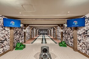 New Listing! One Ski Hill Escape 3 Bedroom Condo by RedAwning