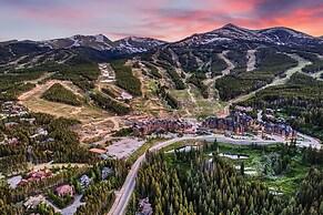 New Listing! One Ski Hill Escape 3 Bedroom Condo by RedAwning