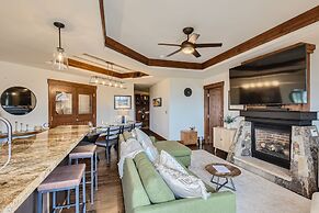 New Listing! One Ski Hill Escape 3 Bedroom Condo by RedAwning