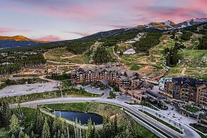 New Listing! One Ski Hill Escape 3 Bedroom Condo by RedAwning