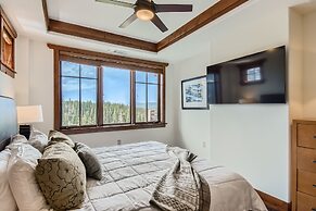 New Listing! One Ski Hill Escape 3 Bedroom Condo by RedAwning