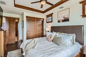 New Listing! One Ski Hill Escape 3 Bedroom Condo by RedAwning