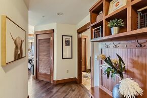 New Listing! One Ski Hill Escape 3 Bedroom Condo by RedAwning