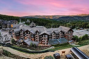 New Listing! One Ski Hill Escape 3 Bedroom Condo by RedAwning