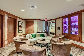 New Listing! One Ski Hill Escape 3 Bedroom Condo by RedAwning