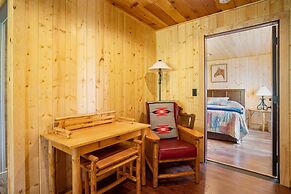 Frontier Mountain Retreat - Monthly Long-term Vacation Rental 30+ Days