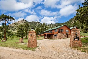 Frontier Mountain Retreat - Monthly Long-term Vacation Rental 30+ Days