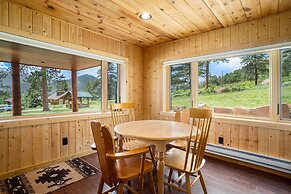 Frontier Mountain Retreat - Monthly Long-term Vacation Rental 30+ Days