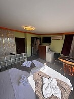 Gur Royal Suit Aparts