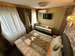 Gur Royal Suit Aparts