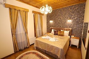 Gur Royal Suit Aparts