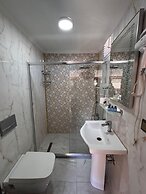 Gur Royal Suit Aparts