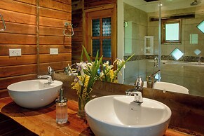 Sacha Urco Lodge Nature Hideaway Cabins