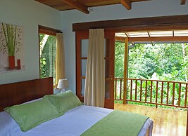 Sacha Urco Lodge Nature Hideaway Cabins