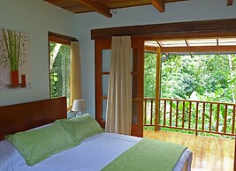 Sacha Urco Lodge Nature Hideaway Cabins