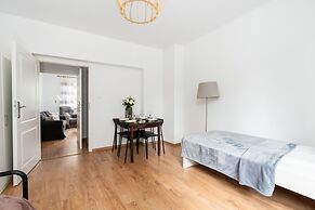 Family Apartment Promienista by Renters