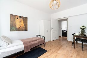 Family Apartment Promienista by Renters