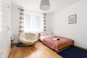 Family Apartment Promienista by Renters
