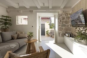 Villa Miri, superior heritage villa with swimming pool