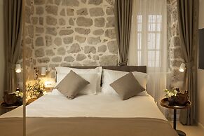 Villa Miri, superior heritage villa with swimming pool