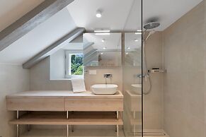 Villa Miri, superior heritage villa with swimming pool