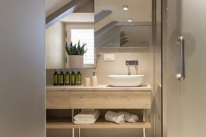 Villa Miri, superior heritage villa with swimming pool