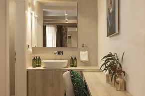 Villa Miri, superior heritage villa with swimming pool