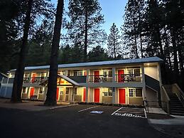 Crater Lake Gateway - Highway 140