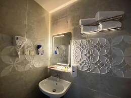 Desert Paradise Hotel