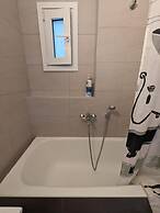 Samaras Apartments in Kamena Vourla