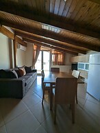 Samaras Apartments in Kamena Vourla